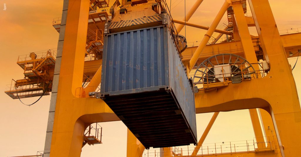 A escassez de contêineres pela “boa e velha” oferta e demanda